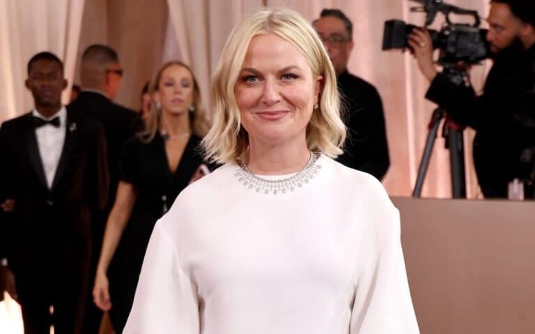 Amy Poehler gana mejor podcast Globos de Oro 2026