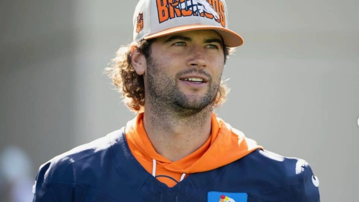 Jarrett Stidham quarterback reserva de Broncos de Denver