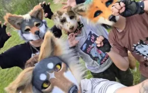 grupo de therians con distintos animales principalmente zorros