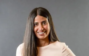 Asha Sharma, nueva CEO de Xbox. Conoce a la sucesora de Phil Spencer en la división de gaming