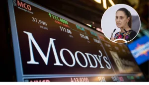 Moody's bajó la calificación de México a Baa3, a un escalón del bono basura.