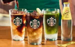 Starbucks y Schweppes lanzan Coffee Tonic. Descubre la mezcla de café y burbujas que promete refrescar tus tardes este verano