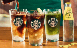 Starbucks y Schweppes lanzan Coffee Tonic. Descubre la mezcla de café y burbujas que promete refrescar tus tardes este verano