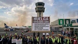 La seguridad y la conectividad del espacio aéreo mexicano se encuentran en un punto crítico.