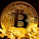 Bitcoin cayó 50% desde su máximo de $126,000 y hoy perfora los $62,000. Las tres razones verificadas del desplome y dónde puede estar el fondo.