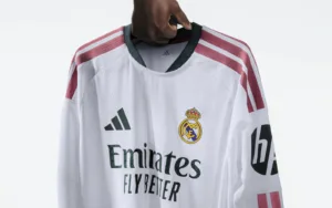 Mbappé, Vinícius y Bellingham ya visten la nueva playera del Real Madrid. Mira el diseño inédito que usarán en la temporada 26/27.