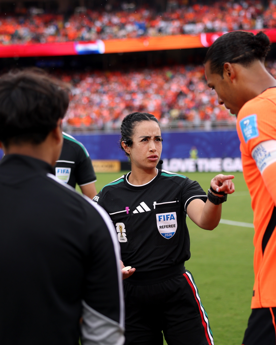 Una mexicana paralizó al mundo del futbol en el partido de Países Bajos. Descubre quién es Katia García y el hito histórico que logró.