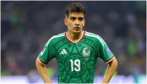 El juvenil de Xolos, Gilberto Mora, permanecerá en Tijuana para el torneo Apertura 2026.