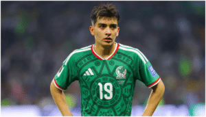 El juvenil de Xolos, Gilberto Mora, permanecerá en Tijuana para el torneo Apertura 2026.