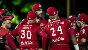 Spider-Man y los Diablos Rojos durante la serie contra El Águila