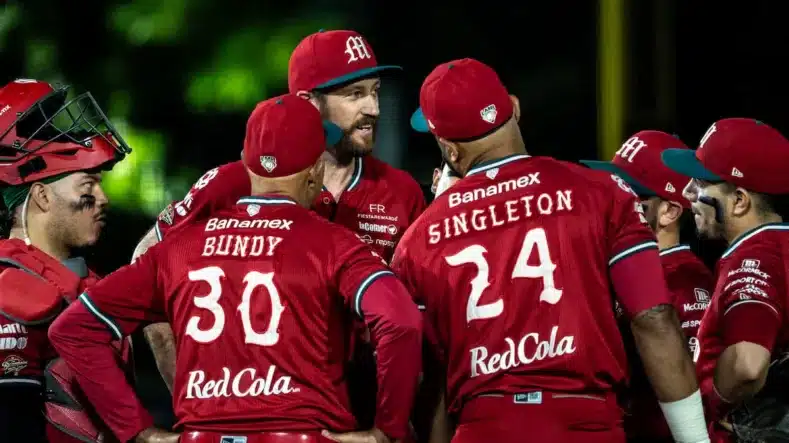 Spider-Man y los Diablos Rojos durante la serie contra El Águila