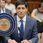 Warsh prometió ante el Congreso que la Fed será "firme" contra la inflación y el mercado descarta recortes de tasas en lo que resta de 2026.