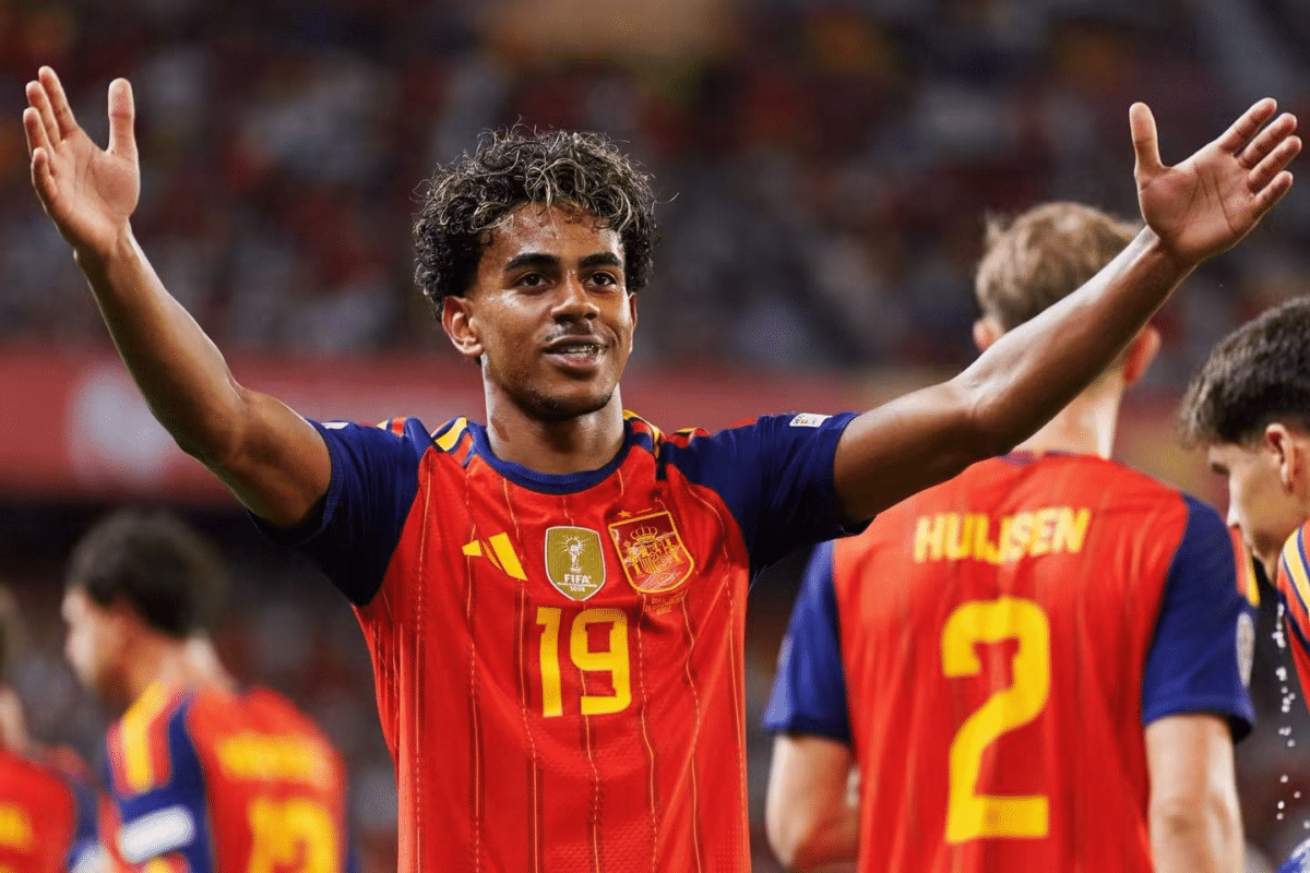 La selección española goleó 4-1 a Croacia en Sevilla por la UEFA Nations League, consolidando su liderato con paso perfecto.