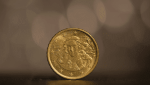 Antes de comprar un centenario, calcula cuánto pierdes al venderlo; la diferencia entre compra y venta llega casi a 25%.