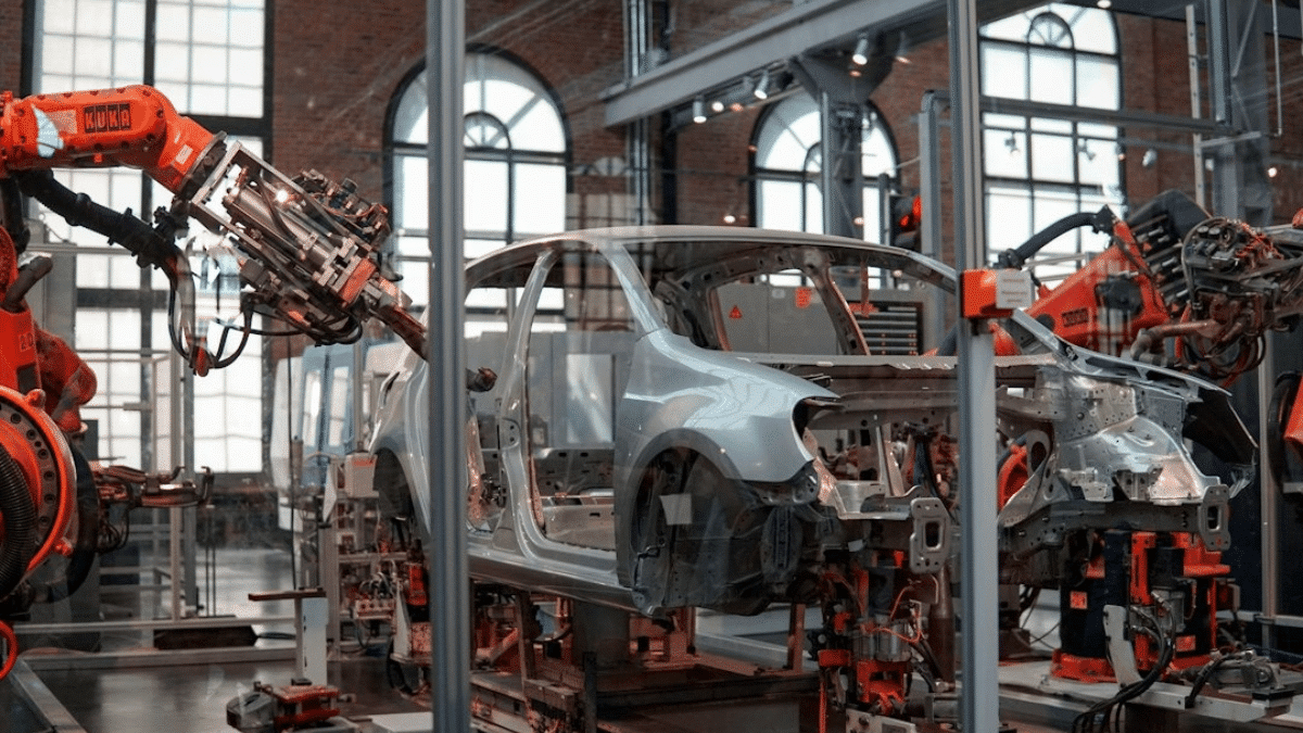 El acuerdo de Volkswagen suma 8.24%, pero solo 4.4% entra al sueldo; así se reparte el aumento salarial 2026.